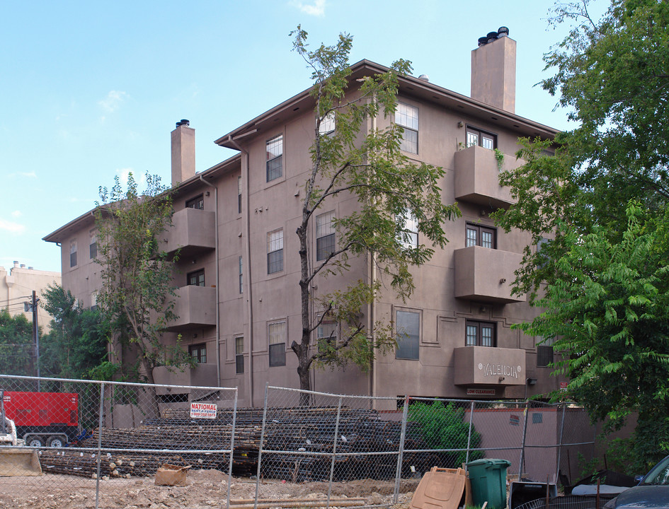 Valencia Apartments in Austin, TX - Foto de edificio