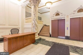 235 S 15th St in Philadelphia, PA - Building Photo - Building Photo