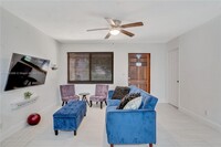 6444 McClellan St in Hollywood, FL - Foto de edificio - Building Photo