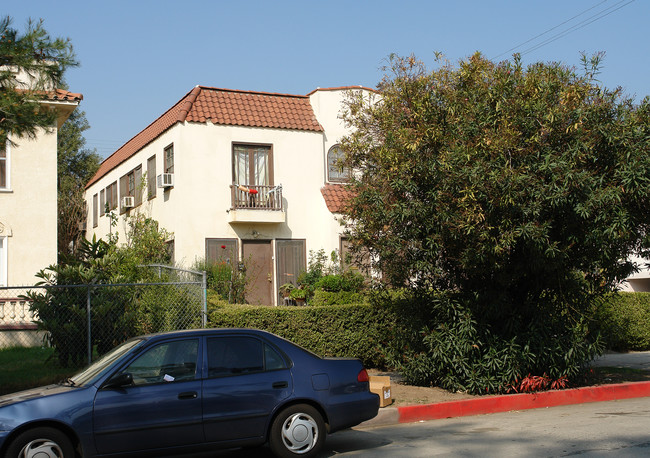 875 N Heliotrope Dr in Los Angeles, CA - Building Photo - Building Photo