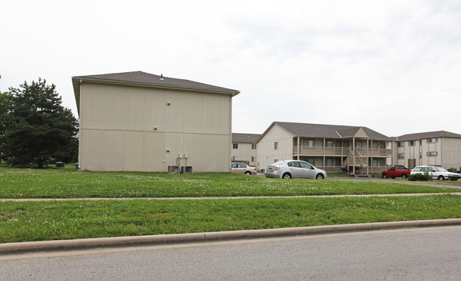 Virginia Lane Apartments in Olathe, KS - Building Photo - Building Photo