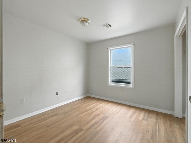 101 Parker St in Newark, NJ - Building Photo - Building Photo