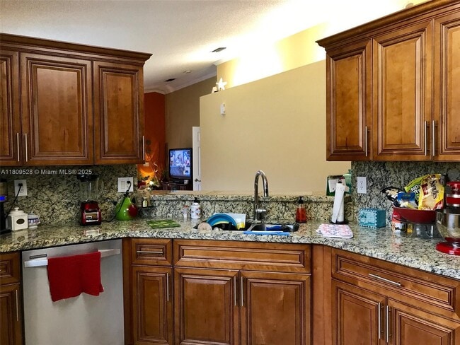 4101 Sapphire Ter in Weston, FL - Building Photo - Building Photo
