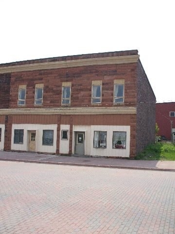 446-448 Pine St in Calumet, MI - Building Photo