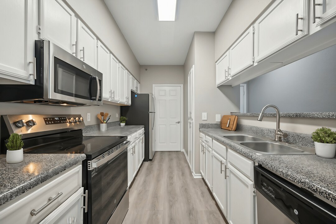 The Enclave at Stonebrook in Frisco, TX - Building Photo
