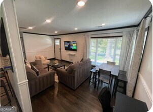 2597 Glenvalley Dr in Decatur, GA - Building Photo - Building Photo