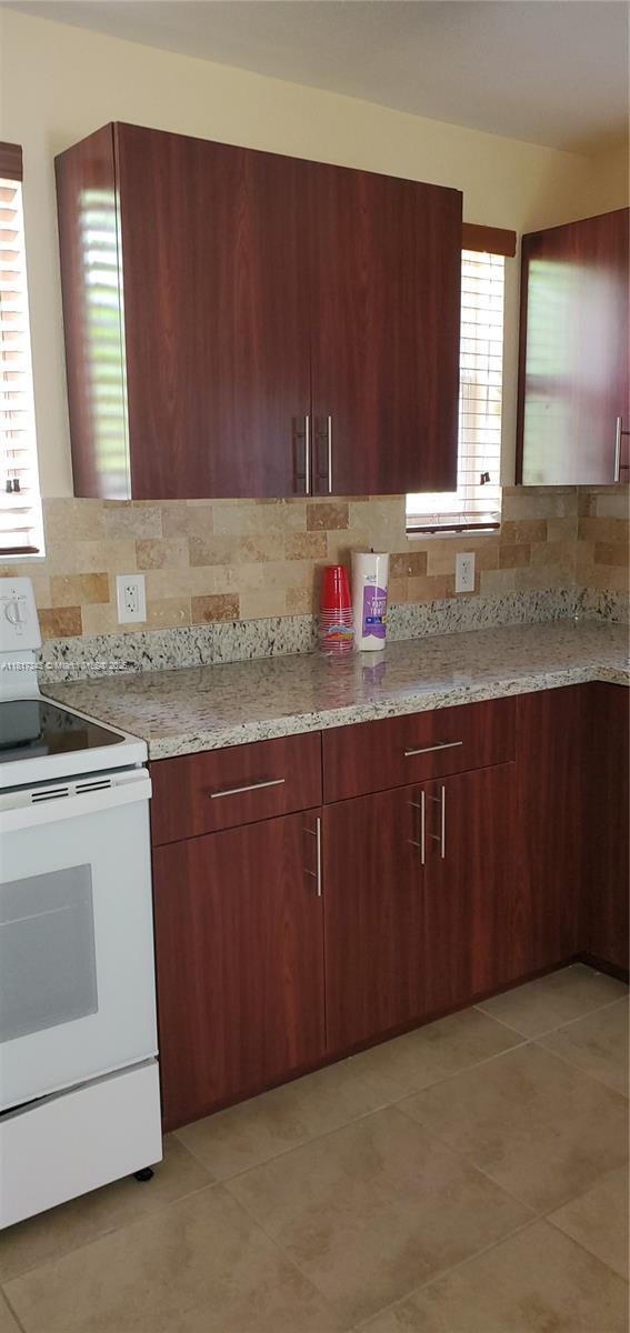 1740 NE 148th St in Miami, FL - Building Photo - Building Photo