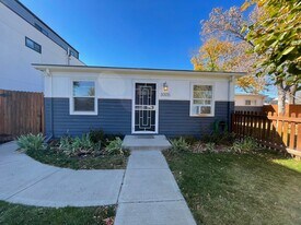 3001-3005 S Fox St in Englewood, CO - Building Photo