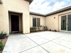 2745 Borthwick Ave in Henderson, NV - Building Photo - Building Photo