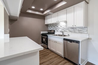 Alders Apartment Company in Tustin, CA - Building Photo - Interior Photo