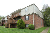 Flats at Devonport in Lexington, KY - Building Photo - Building Photo