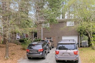 2894 Cohassett Ln in Decatur, GA - Building Photo