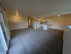 1702 Holman St in Shelton, WA - Building Photo - Building Photo