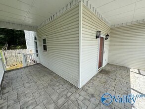 180 Hollington Dr NE in Huntsville, AL - Building Photo - Building Photo