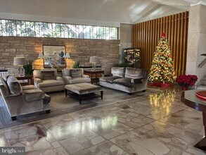 1200 N Nash St in Arlington, VA - Building Photo - Building Photo