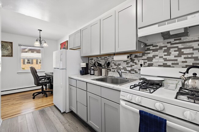 425 Madison Ave. in New Milford, NJ - Building Photo - Building Photo