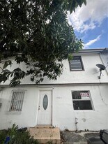 19363 NW 45th Ave in Miami Gardens, FL - Building Photo