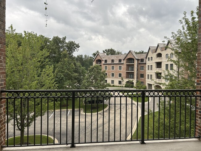 property at 1800 Amberley Ct