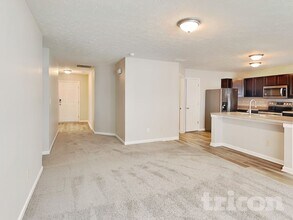 1806 12 Oaks Dr in Shelbyville, IN - Building Photo - Building Photo