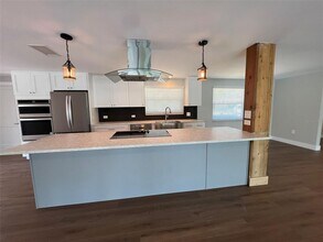 935 Contento St in Siesta Key, FL - Building Photo - Building Photo