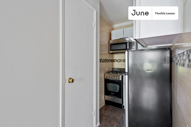 534 E 14th St in New York, NY - Building Photo - Building Photo