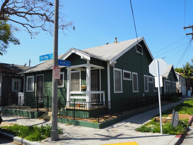 541 Cerritos Ave in Long Beach, CA - Building Photo - Building Photo