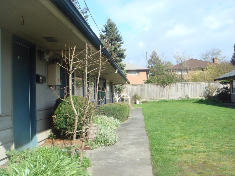 6542 Ravenna Ave NE in Seattle, WA - Foto de edificio