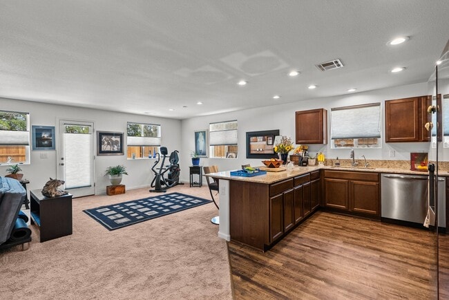1652 Summerwind Dr in Fernley, NV - Building Photo - Building Photo