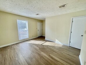 5848 Aftonshire Dr in Fayetteville, NC - Building Photo - Building Photo