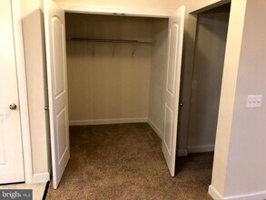 13740 Endeavour Dr in Herndon, VA - Building Photo - Building Photo