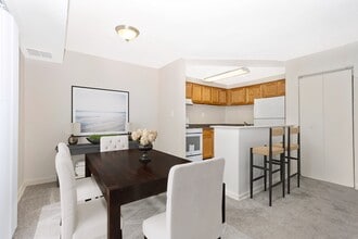 Avenue Apartments in Forestville, MD - Foto de edificio - Building Photo