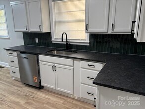 1222 Long Shoals Rd in Lincolnton, NC - Building Photo - Building Photo