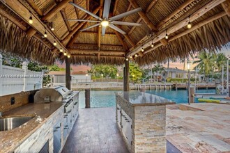 2015 N Hibiscus Dr in North Miami, FL - Building Photo - Building Photo