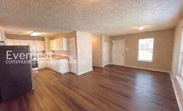 3002 Sonya Dr NW in Huntsville, AL - Building Photo - Building Photo