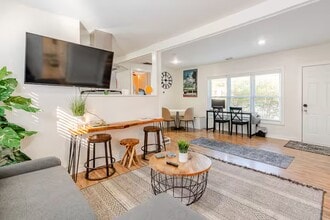 3718 Live Oak St in Columbia, SC - Building Photo - Building Photo