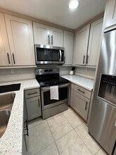 3078 Broadway, Unit 314 in San Diego, CA - Building Photo - Building Photo