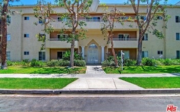 4358 Mammoth Ave, Unit 4358 Mammoth Ave. #26 in Sherman Oaks, CA - Building Photo - Building Photo