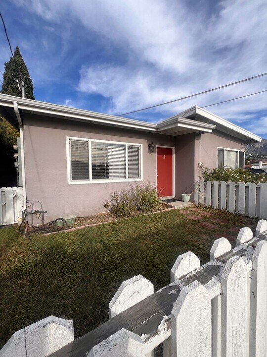210 Arden Rd-Unit -A in Santa Barbara, CA - Foto de edificio