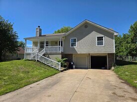 200 Toucan St in Raymore, MO - Building Photo