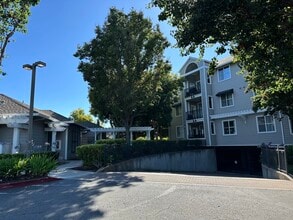 1982 W Bayshore Rd, Unit #132 in East Palo Alto, CA - Building Photo - Building Photo