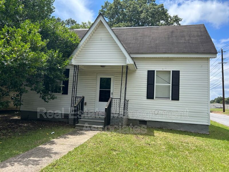 117 N 2nd St in Griffin, GA - Building Photo