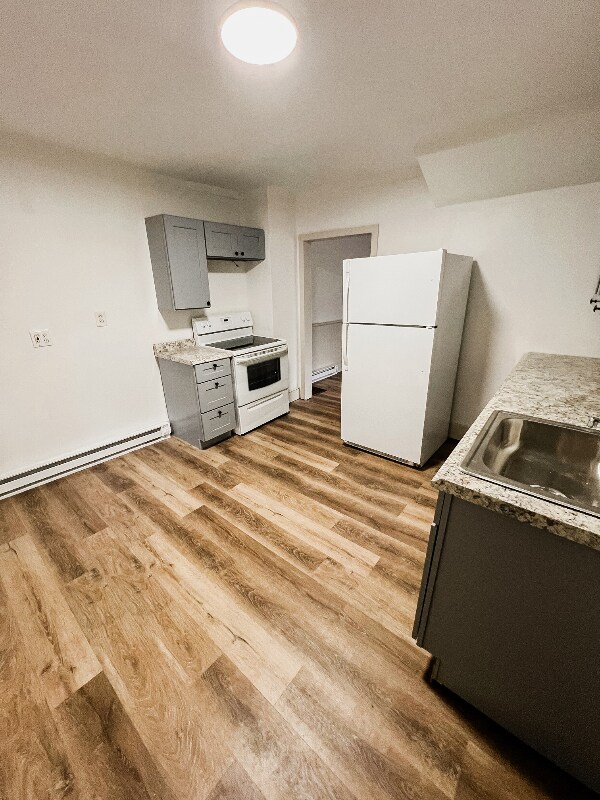 20 Park St, Unit C in Stafford, CT - Foto de edificio - Building Photo