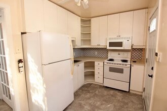 86 Argyle Crescent in St Catharines, ON - Building Photo - Building Photo