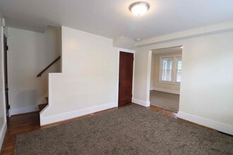 1823 Dallas Ave in Cincinnati, OH - Building Photo - Building Photo