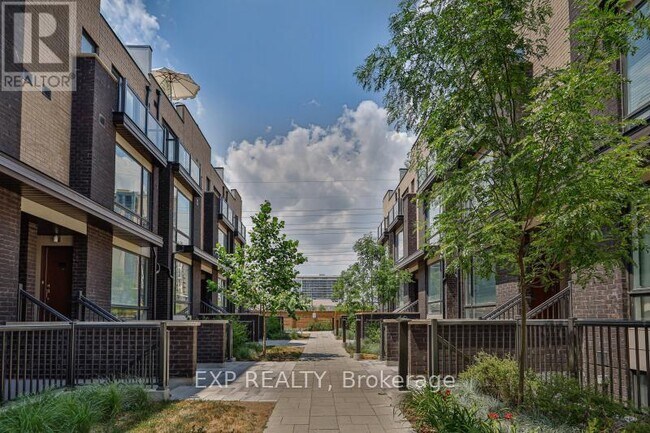 30 Fieldway Rd in Toronto, ON - Building Photo - Building Photo