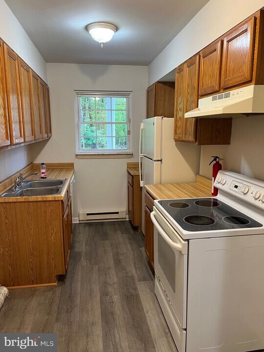 70 Briarwood Ln-Unit -4 in Berkeley Springs, WV - Building Photo