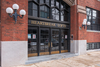 Heartbreak Lofts in Chicago, IL - Building Photo - Building Photo