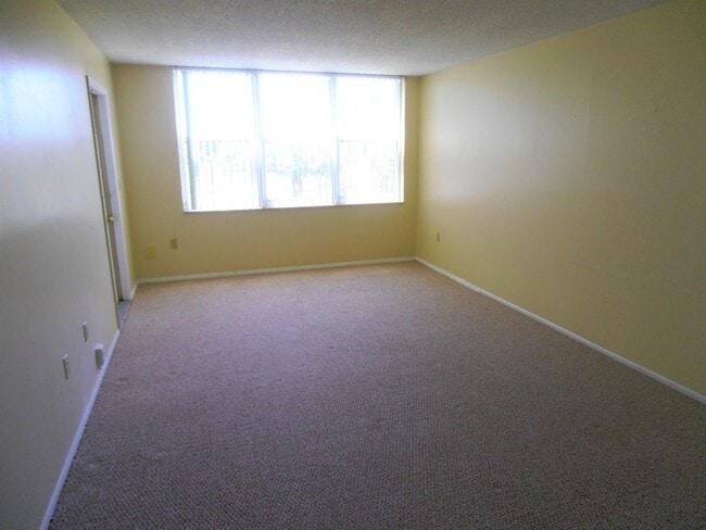 9451 Evergreen Pl, Unit 306 in Davie, FL - Building Photo - Building Photo