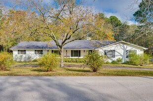 215 Perryman Rd in Lindale, TX - Building Photo