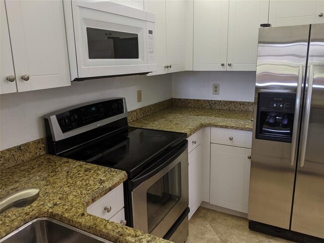 10730 NW 14th St in Plantation, FL - Building Photo - Building Photo